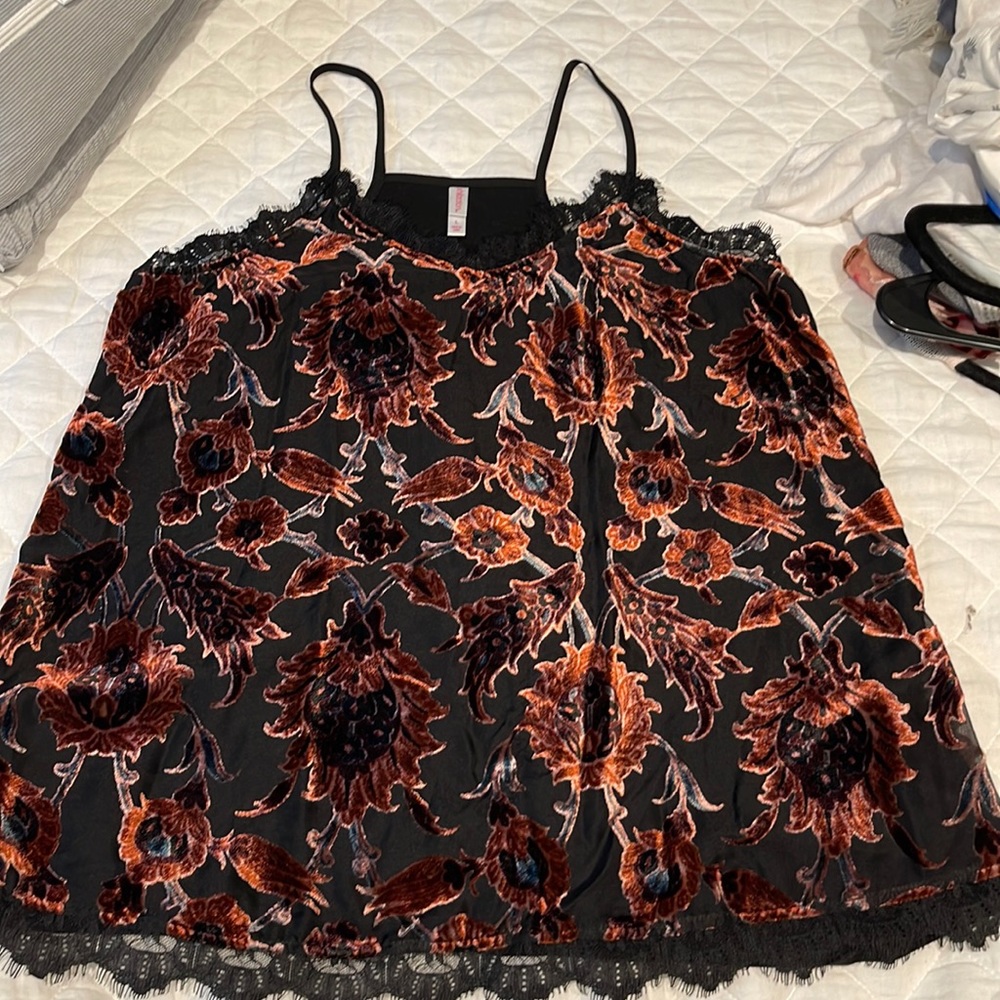 Velvet detail tank top